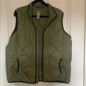 Duluth Trading Co Green Quilted Vest